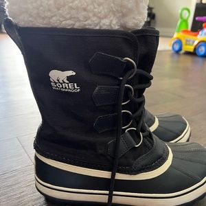 Sorel Women’s Boots Size 6
